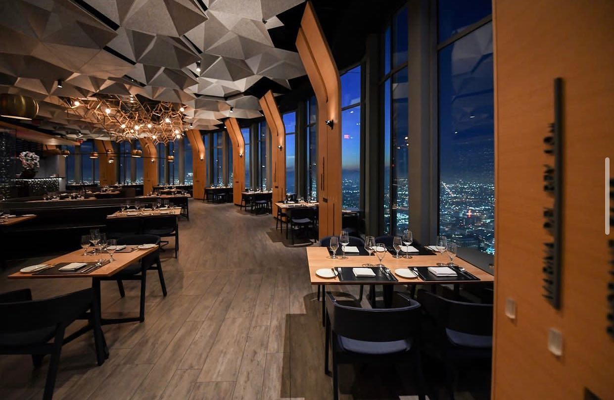 Dynamic Glass Transforms Dining Experience - Partaking Made Comfy