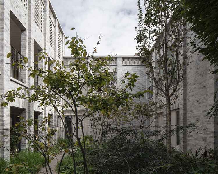 The Lavender Hill Courtyard Housing